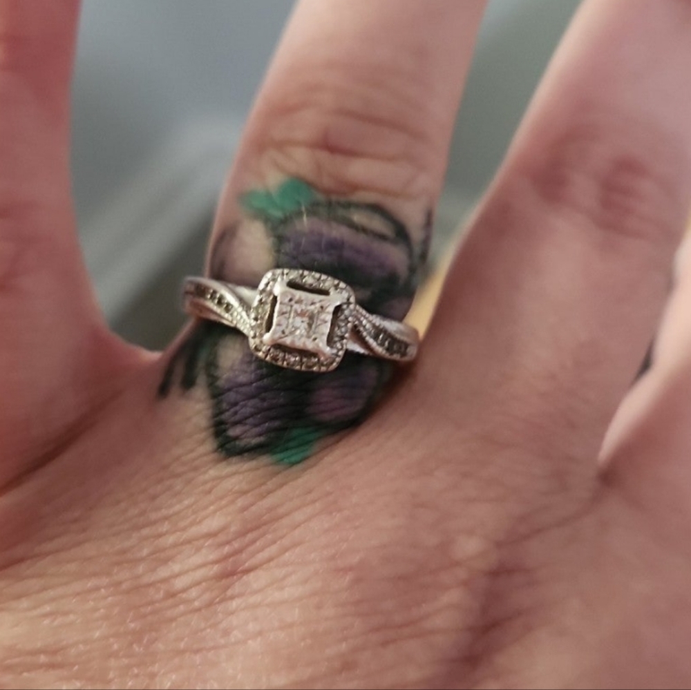 Diamond wedding ring